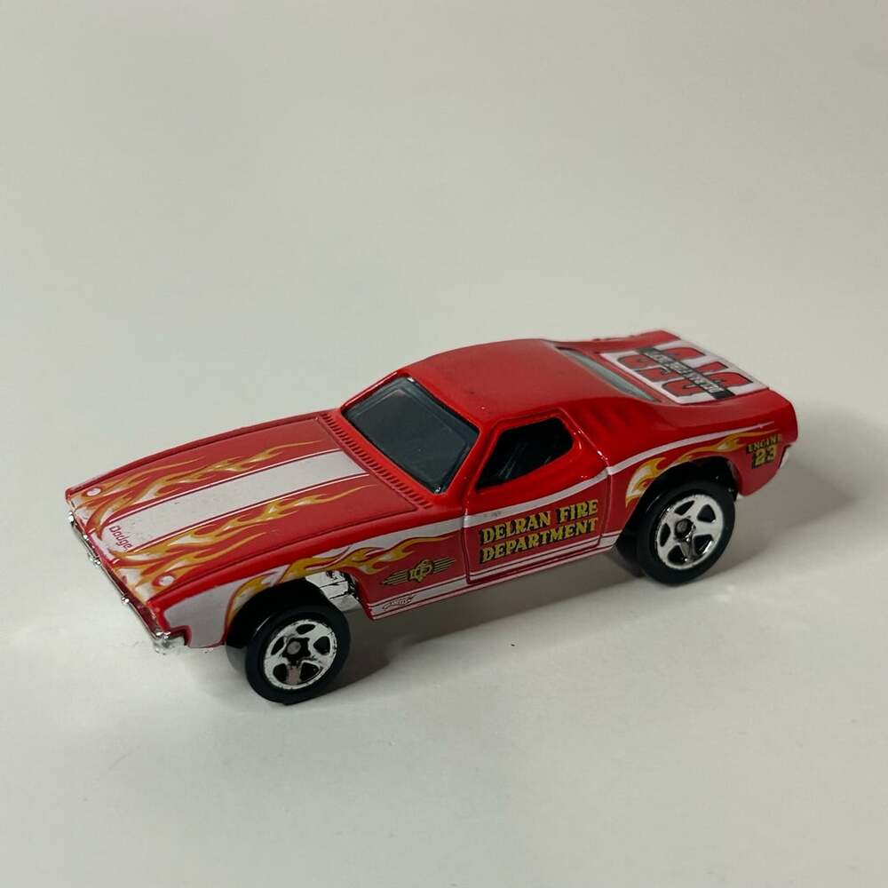 Hot Wheels '70 Dodge Challenger Delran Fire Department Engine 23